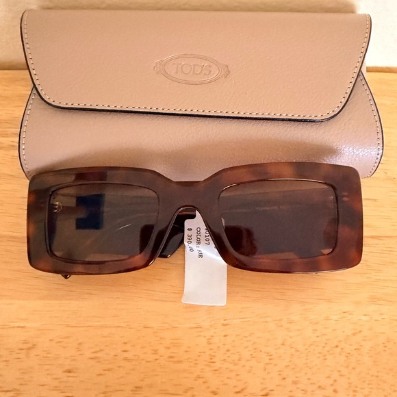 Tod's Accessories - Tod's Tortoiseshell square Sunglasses brand new with case NWTS